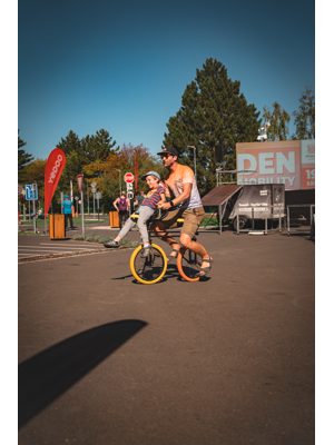 Circus bike k zapůjčení